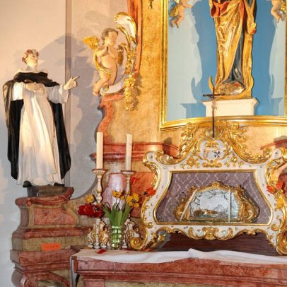 Ladrão leva crânio de santa de 800 anos em basílica na República Tcheca
