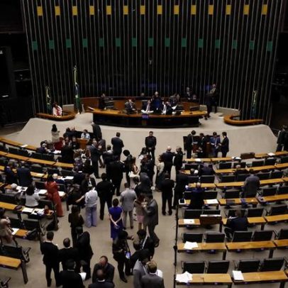 Câmara aprova projeto que impede bloqueio de bens partidários