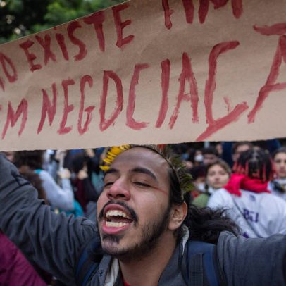 Professores da USP apoiam greve estudantil em carta