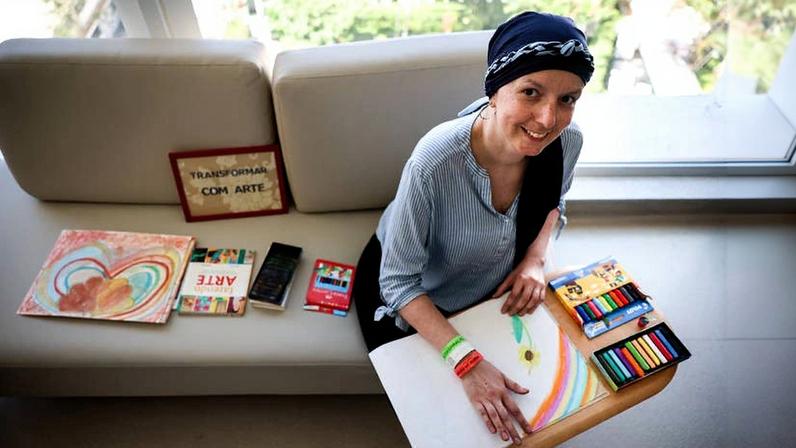 Tatiana Bohn, 39, descobriu um câncer em 2023 e encontrou na arte um importante suporte emocional durante o tratamento