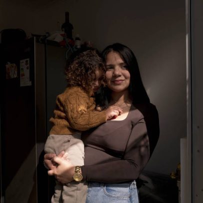 Imigrantes venezuelanos hesitam em retornar ao país após queda de Maduro