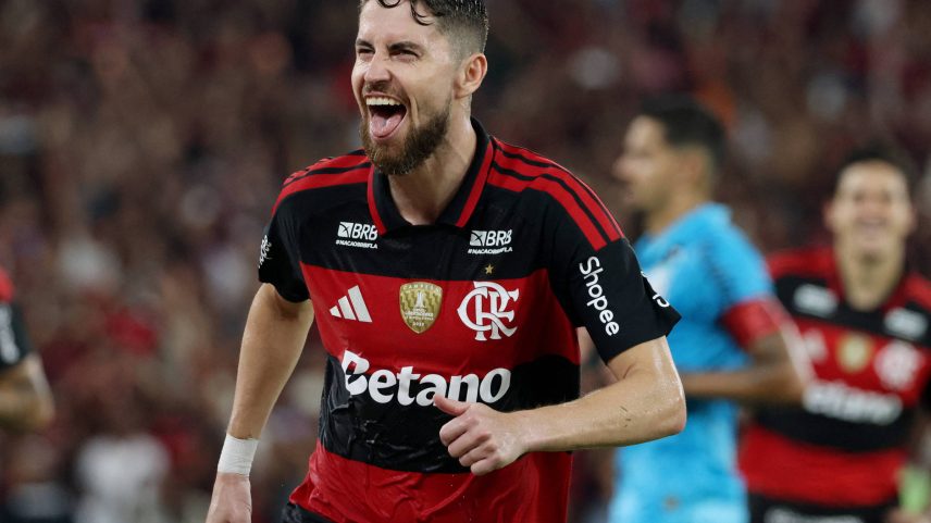 O jogador Jorginho, do Flamengo, que será comentarista da Globo durante a Copa