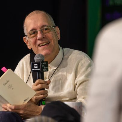 Poetas refletem o mundo pela arte no Festival Poesia no Centro