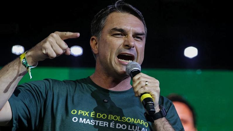 O senador Flávio Bolsonaro (PL-RJ), durante evento em Santa Catarina, no último sábado (9)