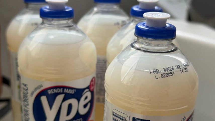 Detergentes da marca Ypê, empresa que foi fiscalizada pela Anvisa por problemas sanitários em uma de suas fábricas