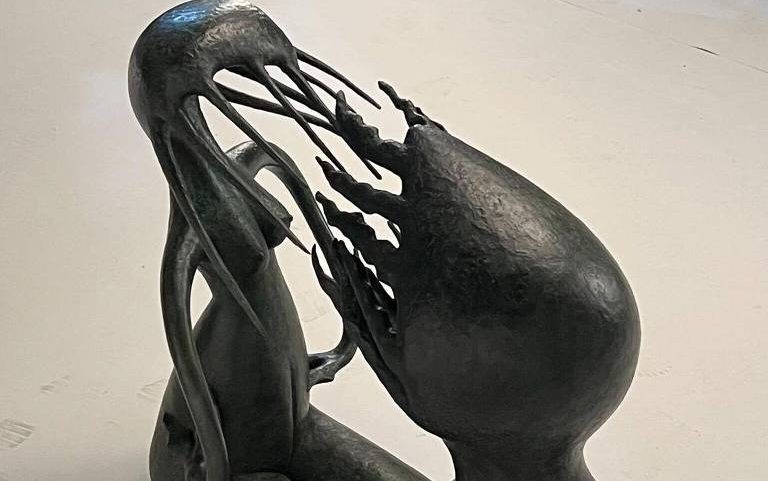 Escultura 'O Impossível', de 1946, obra de Maria Martins