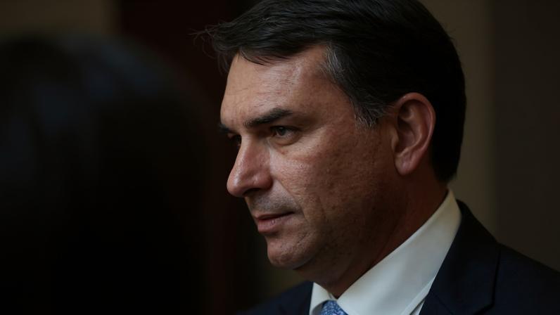 O senador Flávio Bolsonaro (PL-RJ), pré-candidato à Presidência da República, em cerimônia no Tribunal Superior Eleitoral, em Brasília