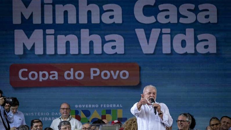 O Presidente da República, Luiz Inácio Lula da Silva, participa da Cerimônia de Assinatura do Contrato de Início das Obras do Empreendimento Copa do Povo, do Minha Casa, Minha Vida,