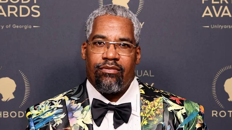 Yohance Lacour, vencedor do prêmio Pulitzer, participa de premiação nos EUA