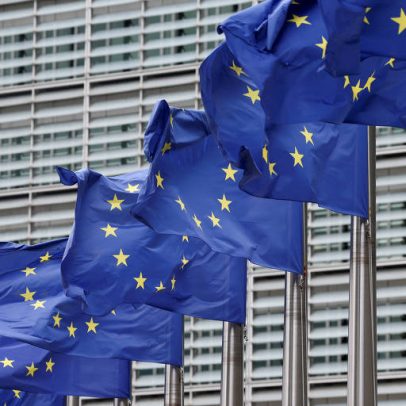 Conselho da Europa adota leitura de direitos imigrantes que facilita deportações