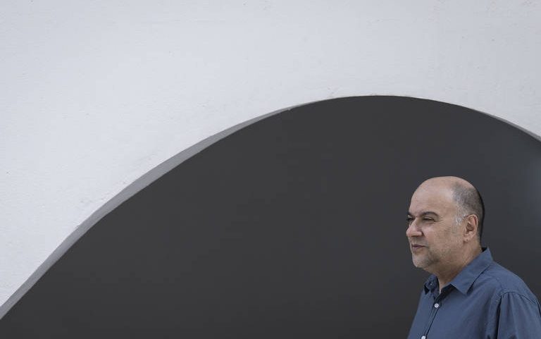 O cientista político Jairo Nicolau, que está lançando o livro "O País Dividido", na FGV, no Rio de Janeiro, da qual é professor titular