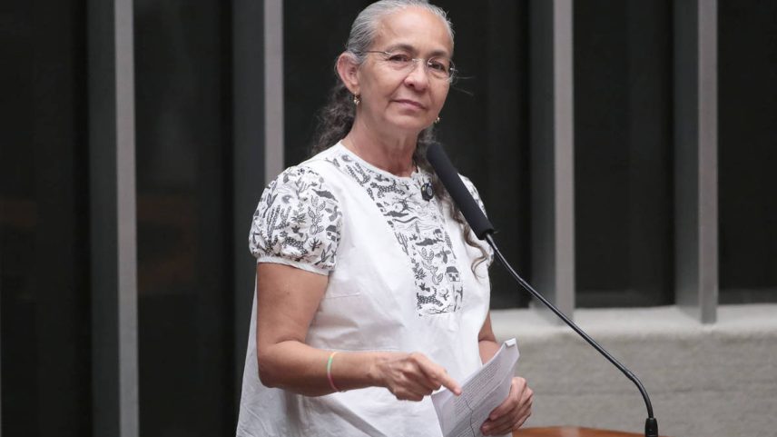 Ministra Marina Silva em Davos e praia do Rio cheia em dia de sol; veja fotos de hoje
