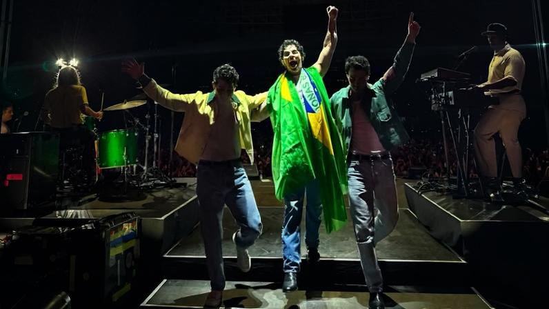 Jonas Brothers publicam foto com apoio ao Brasil na Copa
