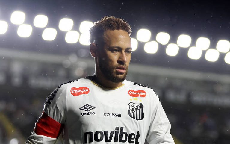 Neymar em partida pelo Santos contra o Red Bull Bragantino no Campeonato Brasileiro
