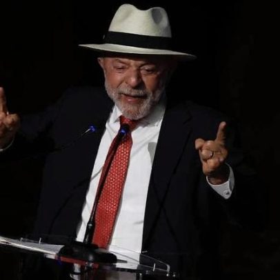 Lula anuncia R$ 30 bi para financiar carros de motoristas de apps