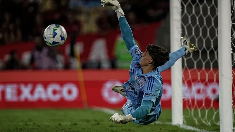 Léo Nannetti em ação pelo Flamengo