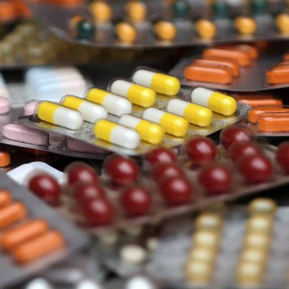 Laboratórios recolhem remédios para colesterol e corticoide injetável