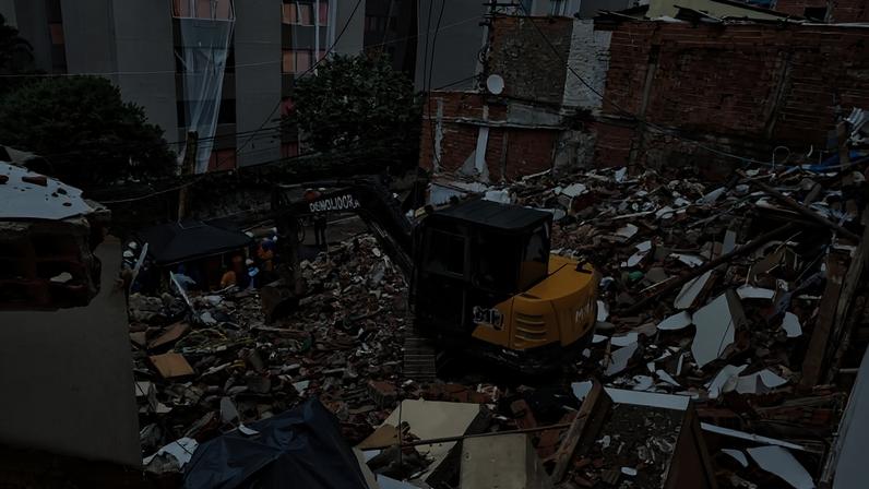 Epicentro da explosão continua com entulhos enquanto Sabesp trabalha para concluir as demolições