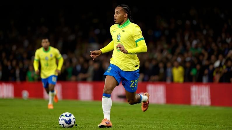 João Pedro em ação durante duelo entre Brasil e Senegal no Emirates Stadium, em Londres
