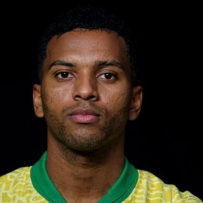 Álbum da Copa traz cinco nomes incorretos; entenda