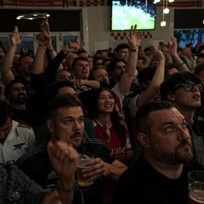 Arsenal encerra jejum de 22 anos e conquista a Premier League