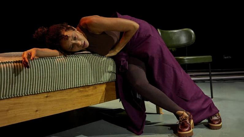 A atriz Taís Araújo em cena da montagem dirigida por Yara de Novaes e Ivy Souza - Nanna Moraes / Divulgação