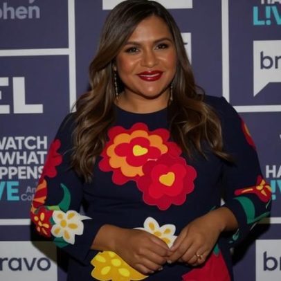 Mindy Kaling revela que ser mãe a motivou a perder 18 kg