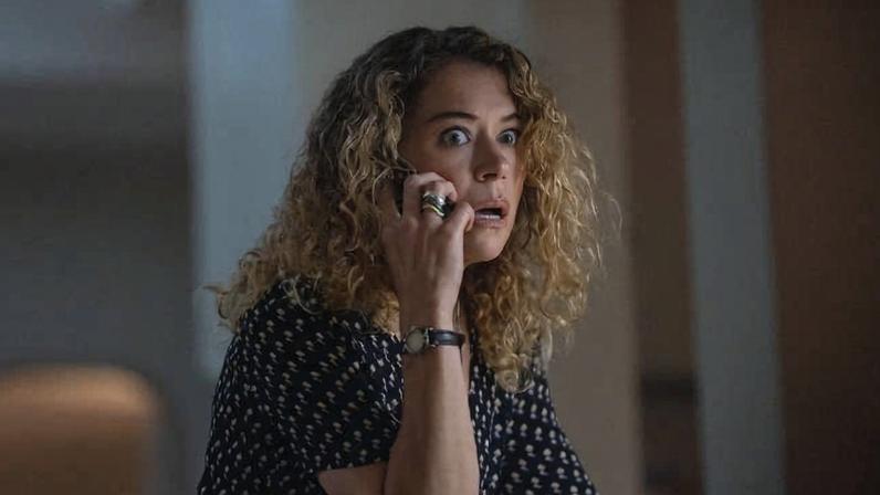 Tatiana Maslany na série 'Prazer Máximo Garantido', do Apple TV