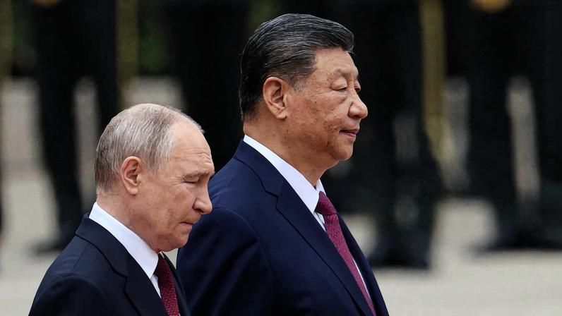 Xi e Putin durante a recepção do chinês ao russo no Grande Salão do Povo, em Pequim