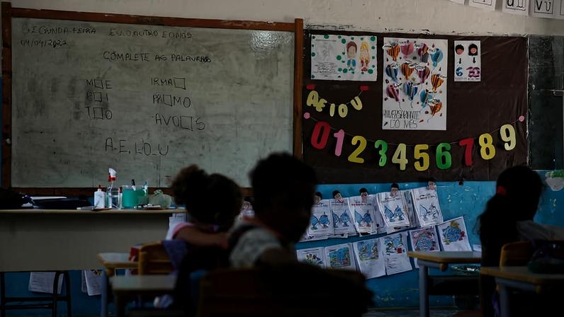 Aula na Escola Municipal Almirante Benjamin Sodré, em Canapi (AL).