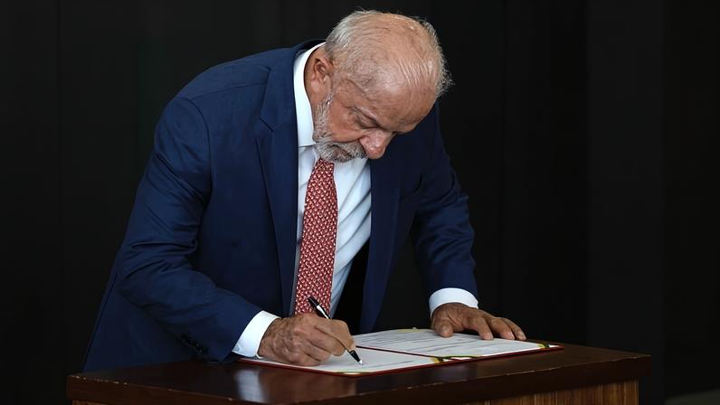 O presidente Luiz Inácio Lula da Silva (PT) durante a cerimônia em que assinou os documentos, em Brasília