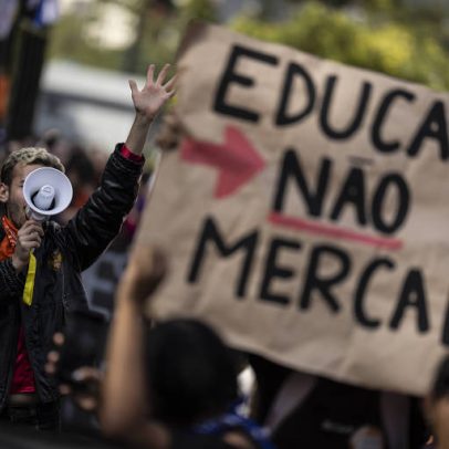 Tarcísio diz que USP tem dinheiro, reivindicações dos alunos são justas