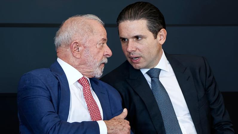Os presidentes Luiz Inácio Lula da Silva (PT) e Hugo Motta (Câmara).
