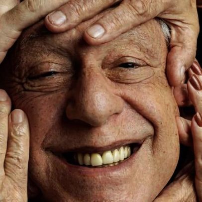 Antonio Fagundes é criticado por zombar do público atrasado em espetáculo