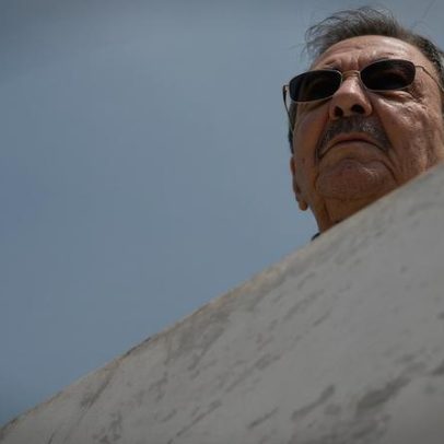 China acusa EUA de abuso dos meios judiciais em indiciamento de Raúl Castro