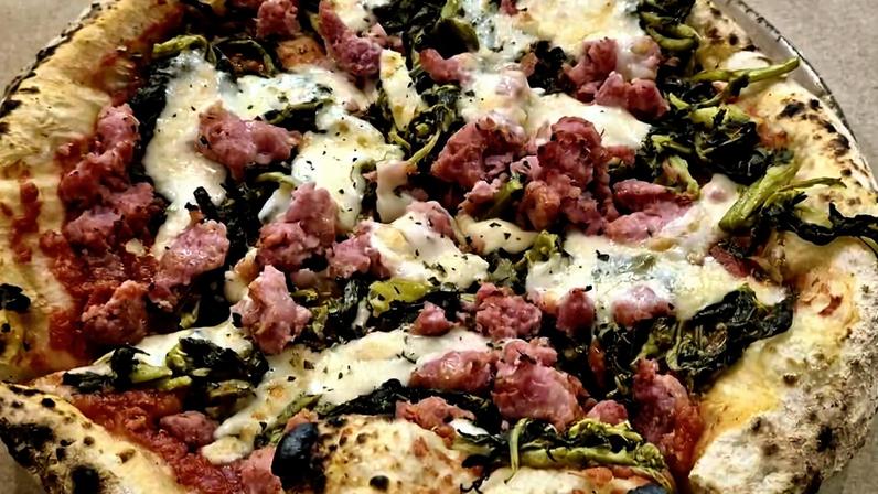 Pizza salsiccia e friarielle da NaPizza Napoletani