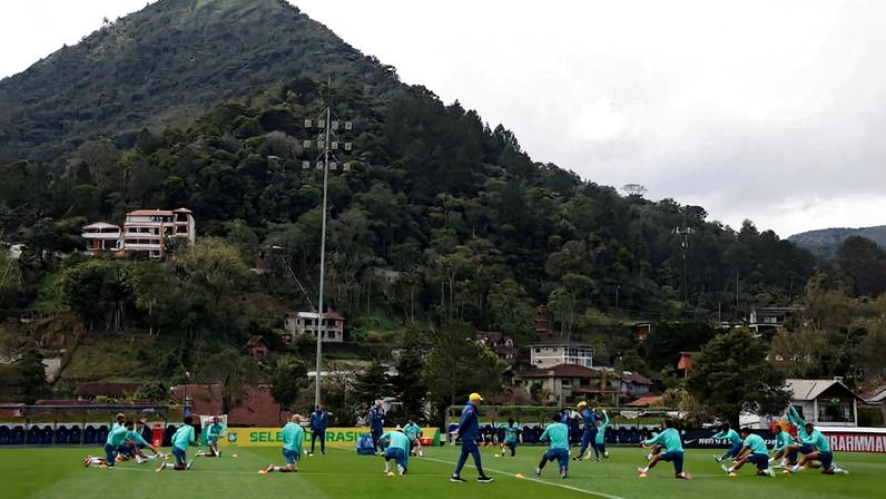 Carlo Ancelotti comanda treino da seleção brasileira na Granja Comary, em Teresópolis