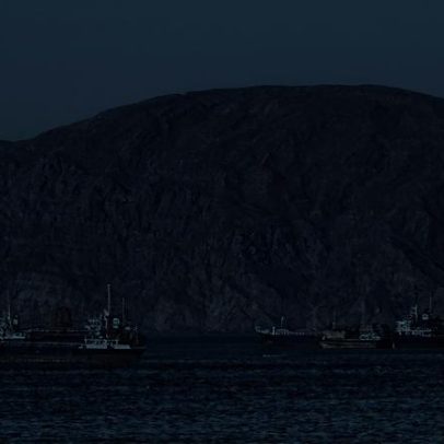 Irã e Omã discutem sistema de pagamento para navios no estreito de Hormuz