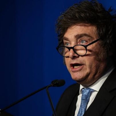 Milei anuncia redução de impostos para trigo, soja e indústria automotiva