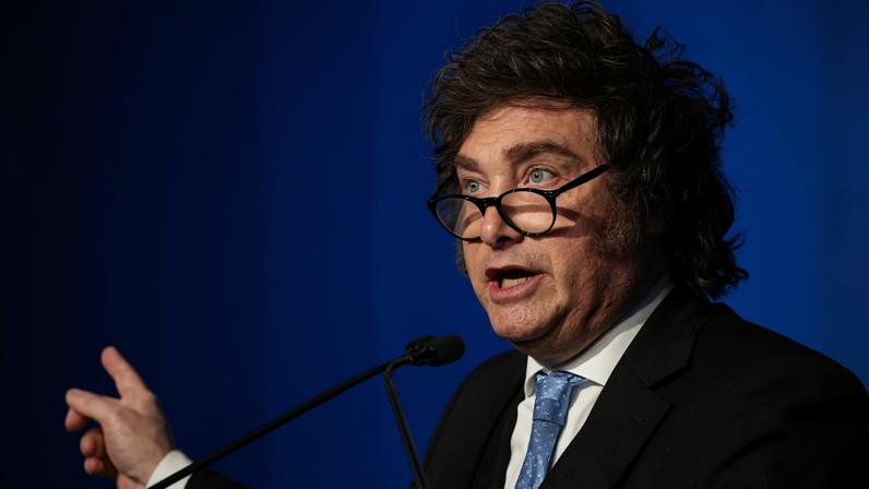 Javier Milei discursa em evento para empresários nos EUA