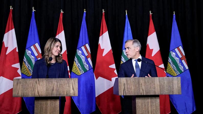 O primeiro-ministro do Canadá, Mark Carney, se reúne com a premiê de Alberta, Danielle Smith, em Calgary