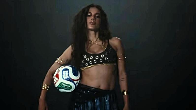 A cantora Anitta no clipe de 'Goals'