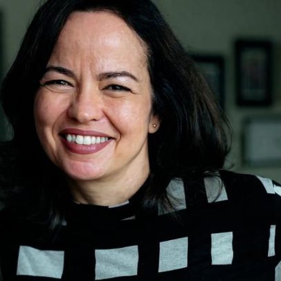 Dercy Gonçalves é heroína decolonial pioneira, afirma Adriana Negreiros