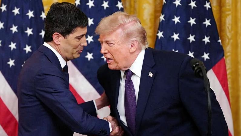 Kevin Warsh discursa ao ser empossado como presidente do Fed