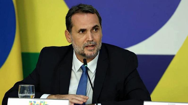 O ministro Bruno Moretti (Planejamento e Orçamento) em entrevista coletiva no Palácio do Planalto