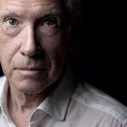 Ian McEwan afirma que IA não tem sexo nem dor, não ameaça a literatura