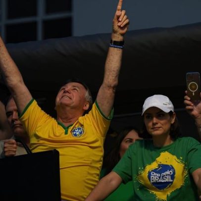 Bolsonaro veta Michelle para presidente, mas pode indicá-la como vice