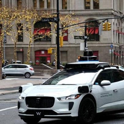 Waymo suspende serviço de táxi autônomo em seis cidades após ruas alagadas