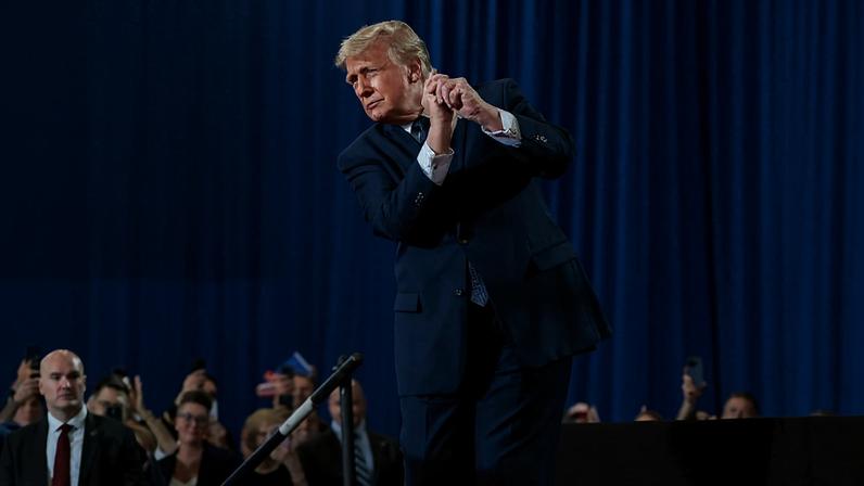 O presidente dos EUA, Donald Trump, após discursar no Rockland Community College, em Suffern, Nova York (EUA)