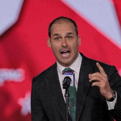 Eduardo Bolsonaro afirma ter acionado a polícia contra repórter